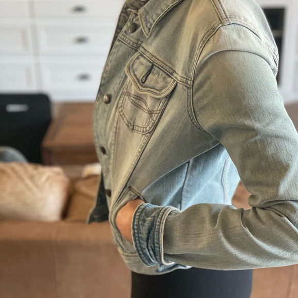 Abercrombie and Fitch Demin Jacket - Picture 3 of 8
